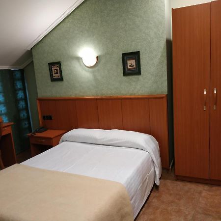 Hotel Real De Castilla تورذيسييّس المظهر الخارجي الصورة