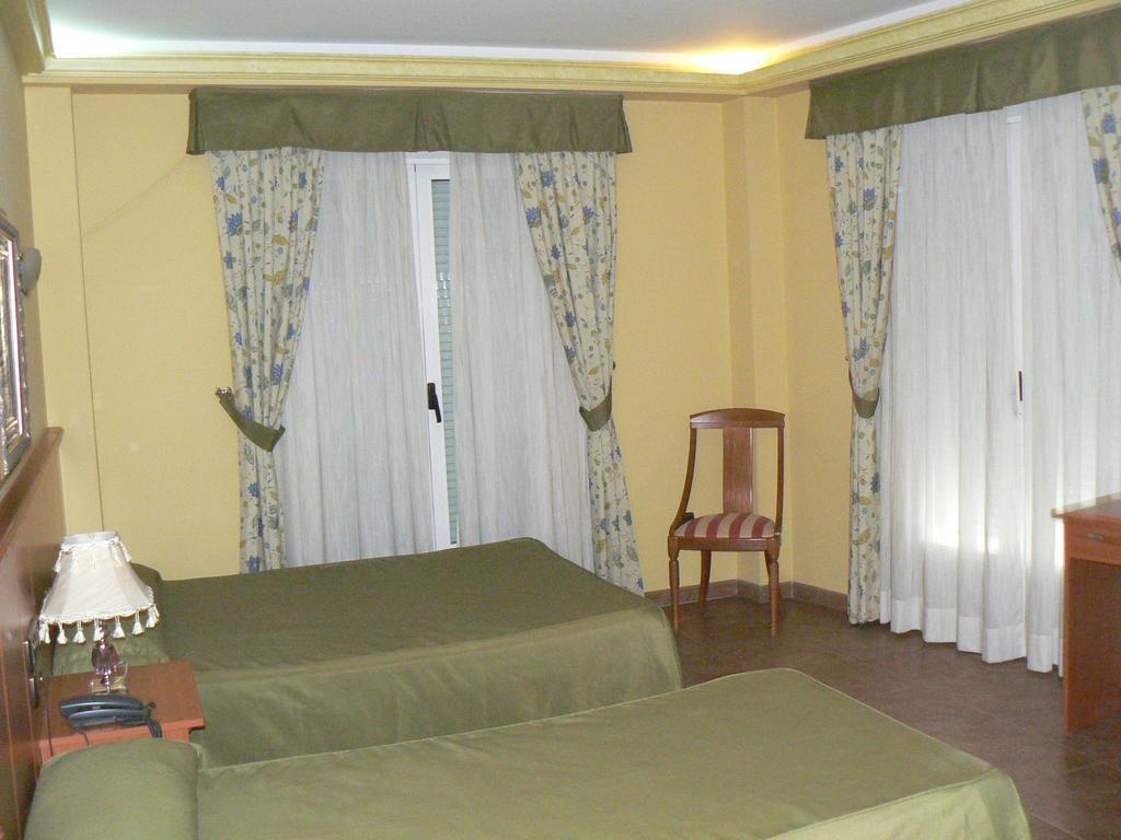 Hotel Real De Castilla تورذيسييّس الغرفة الصورة