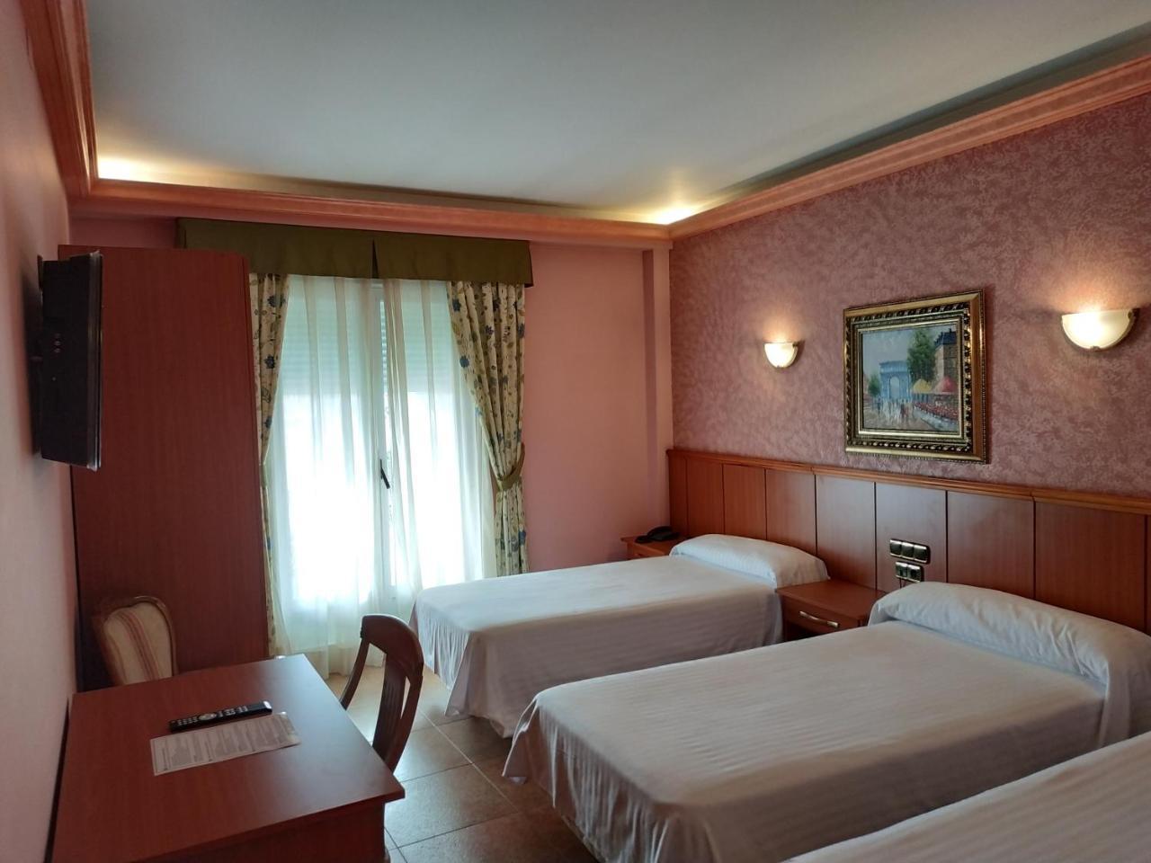 Hotel Real De Castilla تورذيسييّس المظهر الخارجي الصورة