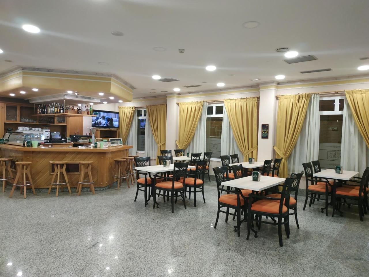Hotel Real De Castilla تورذيسييّس المظهر الخارجي الصورة