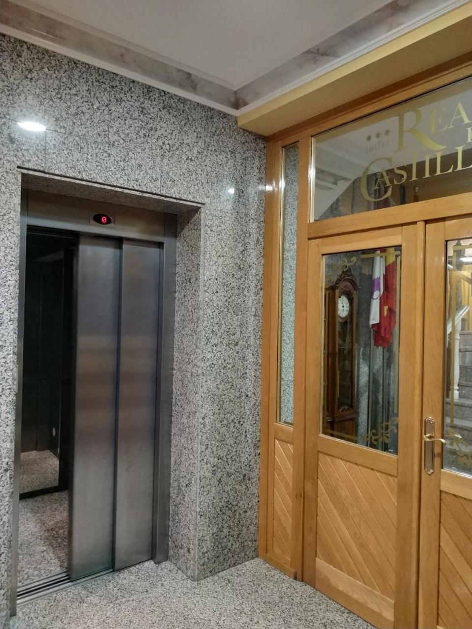 Hotel Real De Castilla تورذيسييّس المظهر الخارجي الصورة